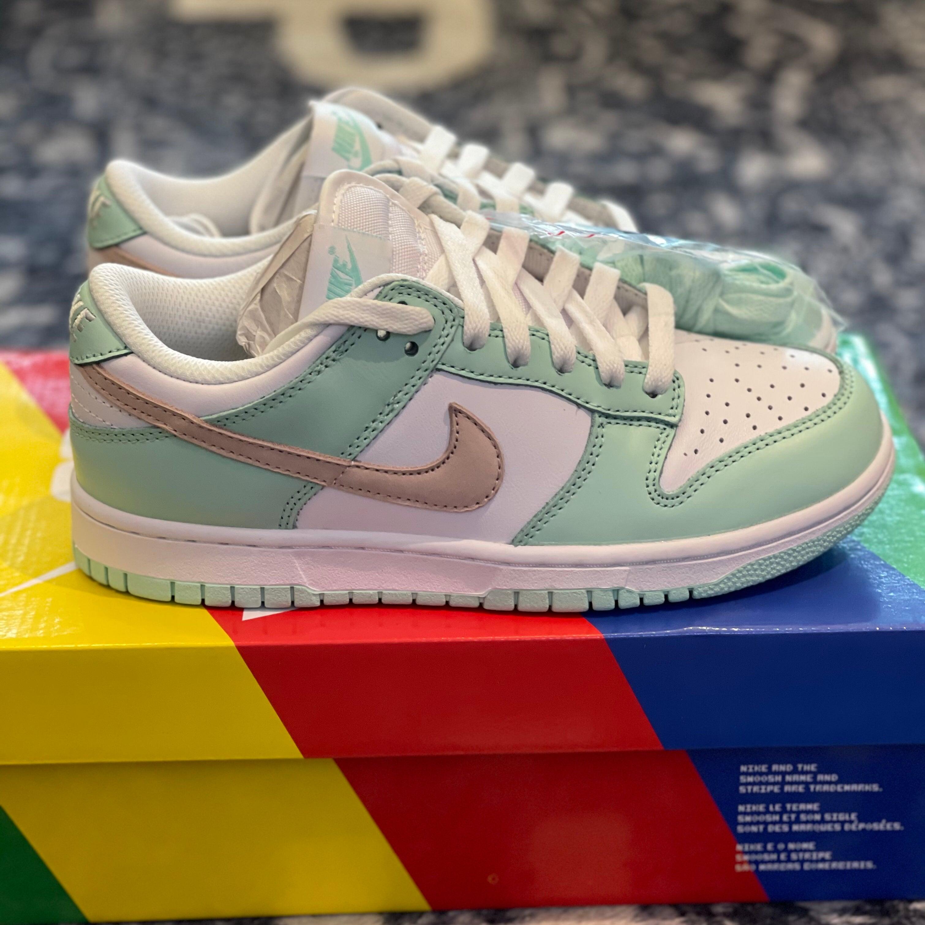 Nike Dunk Low Barely Green - meow