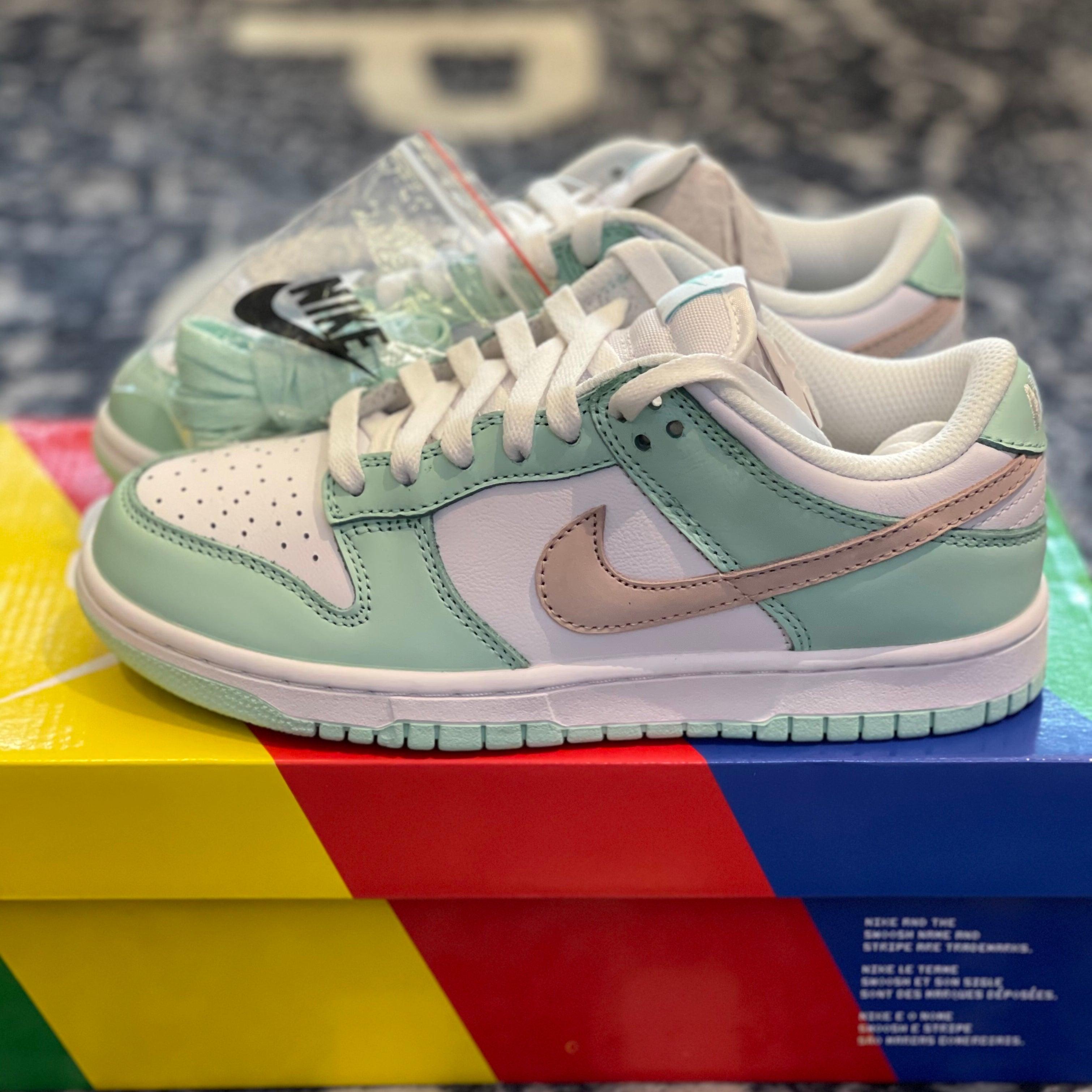 Nike Dunk Low Barely Green - meow
