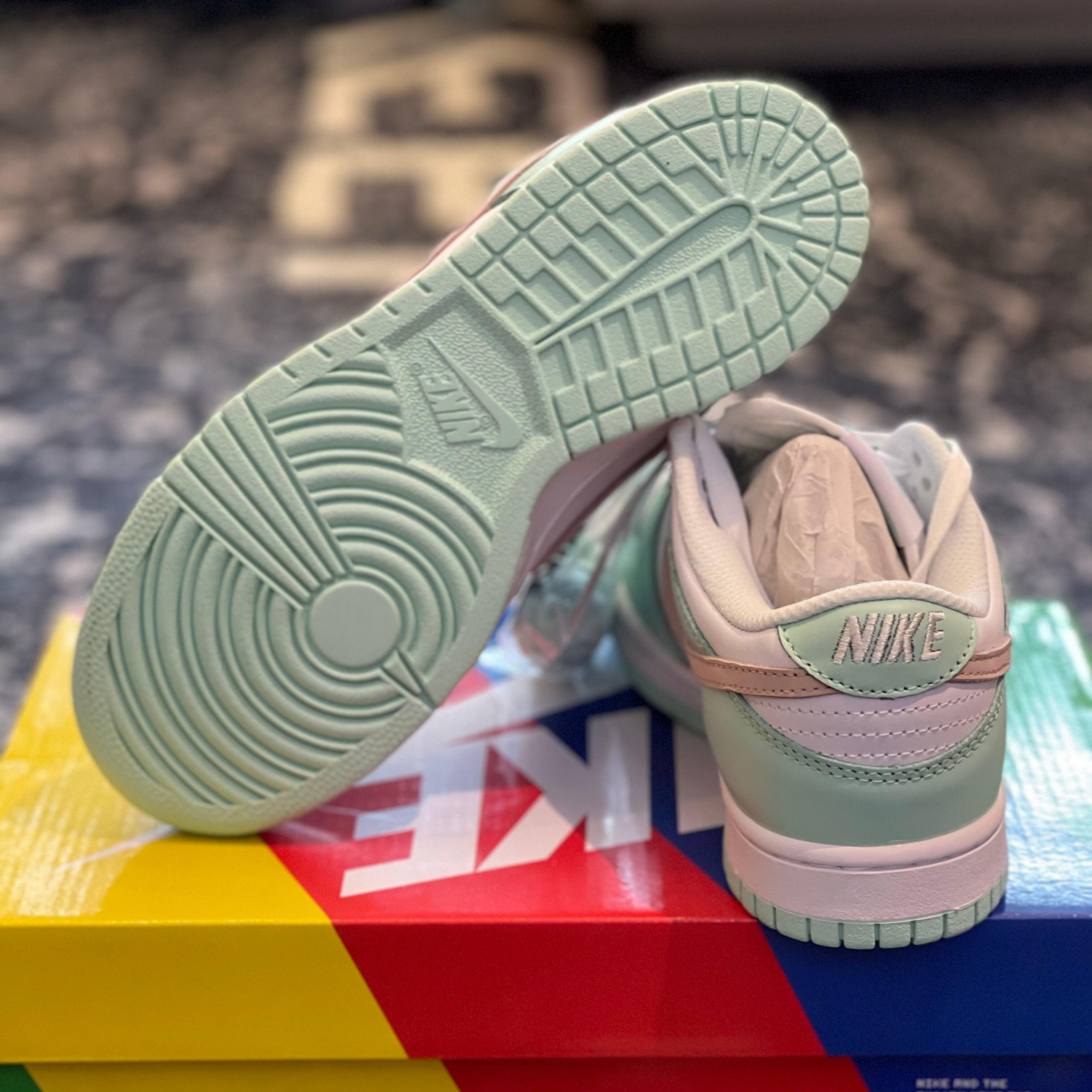 Nike Dunk Low Barely Green - meow