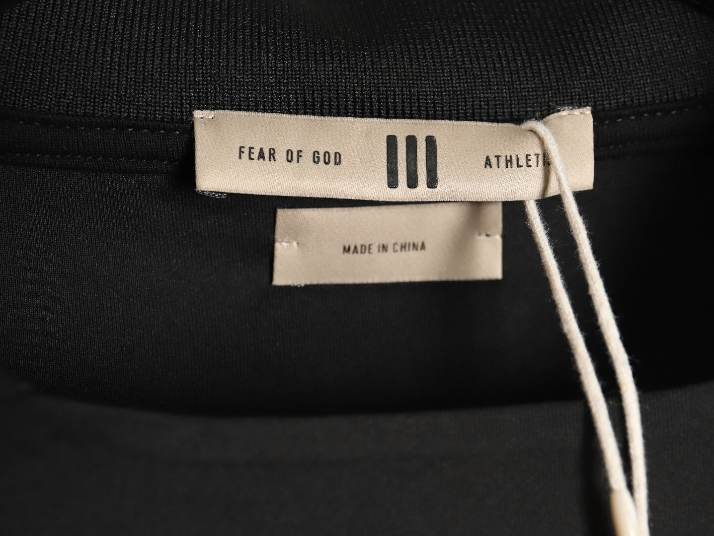 Camiseta Fear Of God Essentials x Adidas