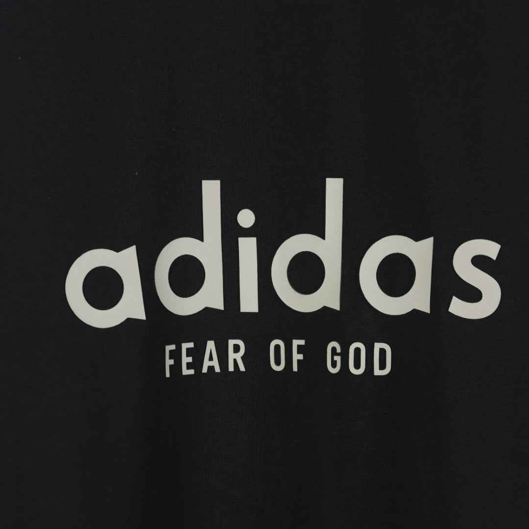 Camiseta Fear Of God Essentials x Adidas