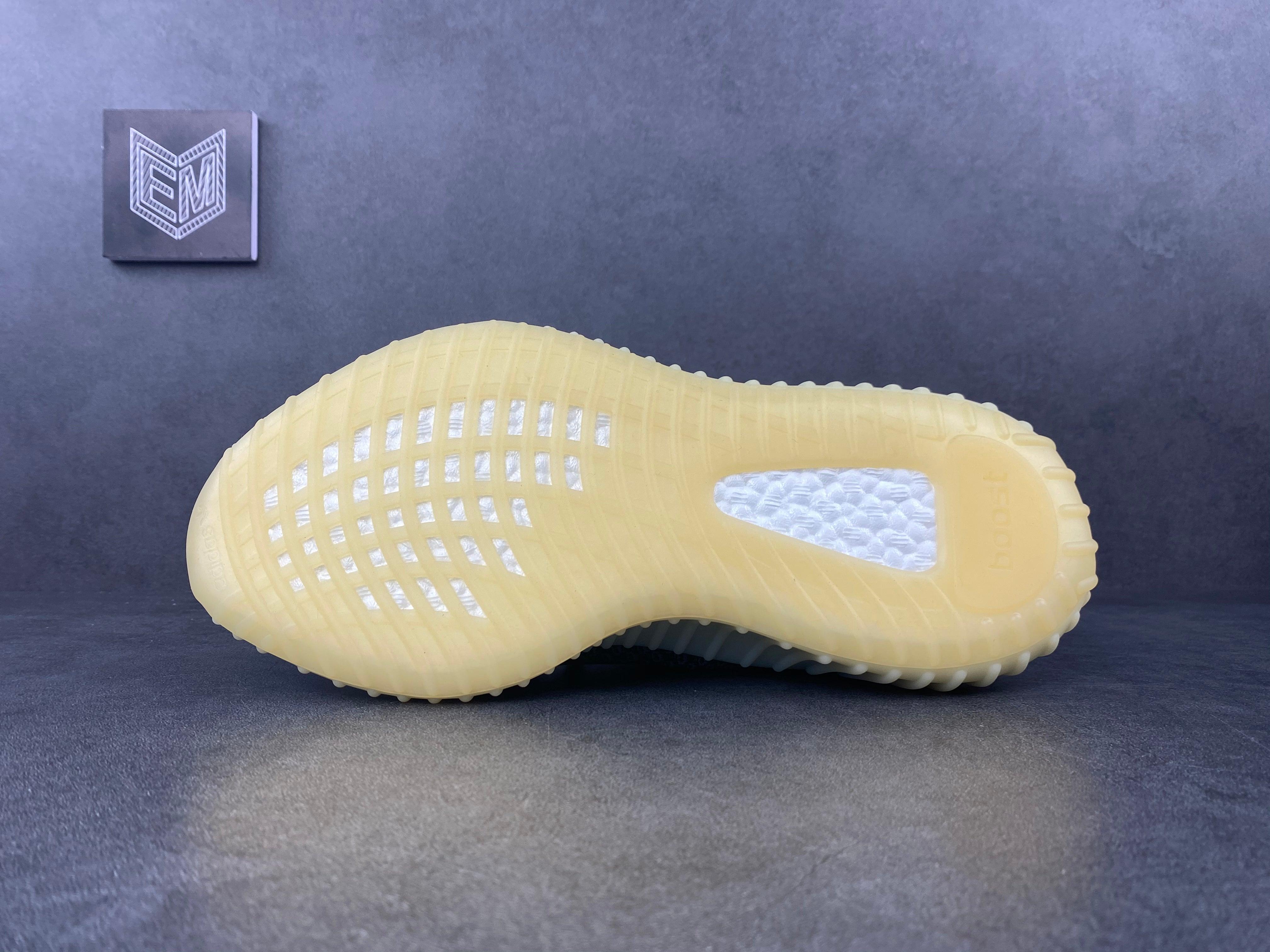 Adidas Yeezy Boost 350 V2 Carbon - meow