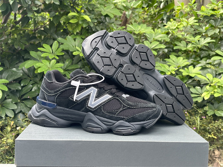 New Balance 9060 Triple Black