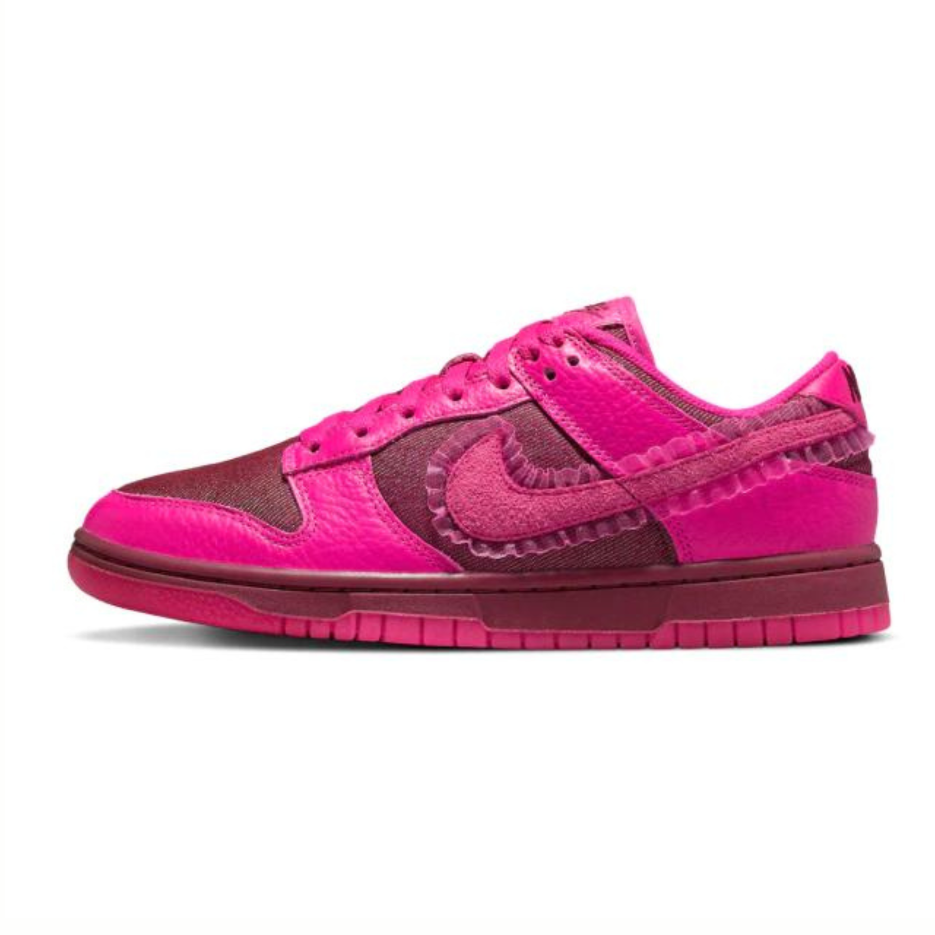 Nike Dunk Low  “Valentine’s Day”