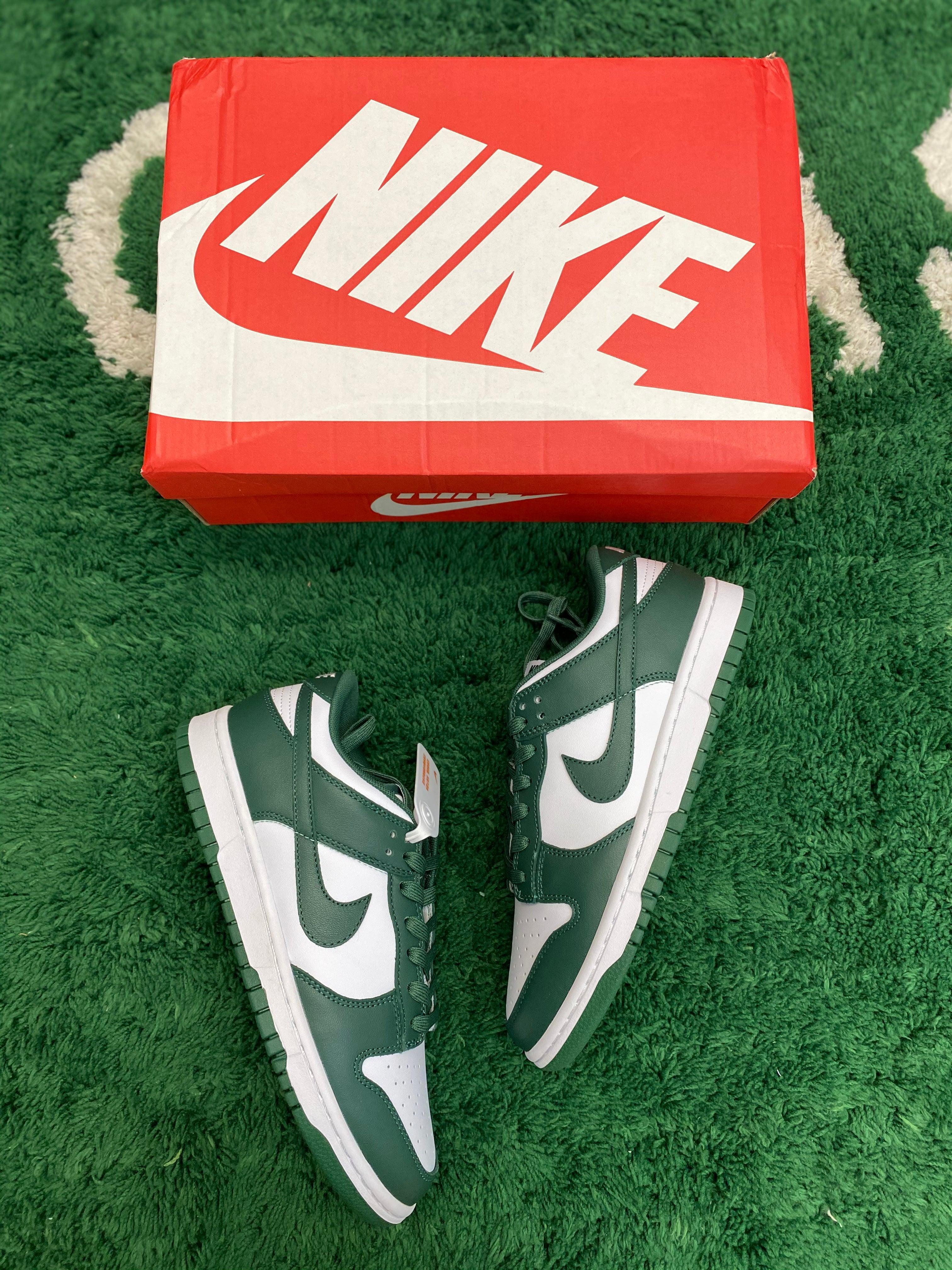 Nike Dunk Low "Team Green" - meow