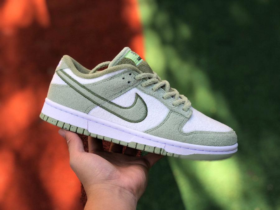 Nike Dunk Low ESS - meow